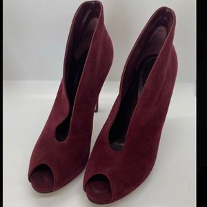 🖤🖤Gianvito Rossi Burgundy Suede V Neck Booties🖤🖤 Black Friday